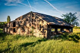 Dilapidated barn by Eddy Boerman