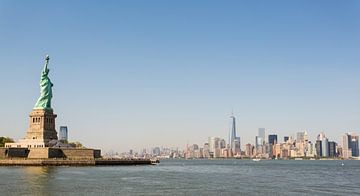 New York City Skyline mit Freiheitsstatue von Capture the Light