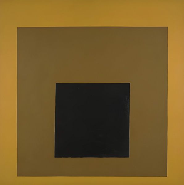 Josef Albers - Hommage an das Quadrat, goldgelb, schwarz, High Resolution von Vivanne