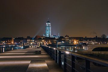 La ligne d'horizon de Deventer de nuit