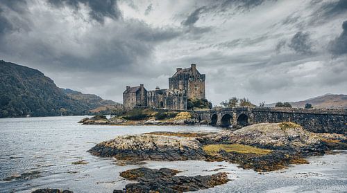 Kasteel Eilean Donan in Schotland. Highlander kasteel in de Hooglanden.