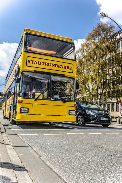 Bus for city tours by Norbert Sülzner