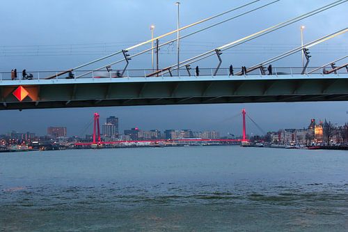 Van Noord naar Zuid over de Erasmusbrug