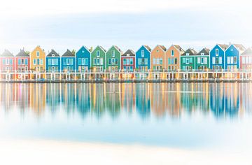 De Regenbooghuizen van Houten van Omri Raviv
