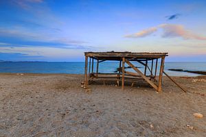 Alte Hütte am Strand