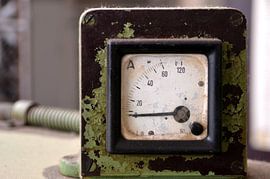 Messgerät für Strom an einer alten Maschine von Heiko Kueverling