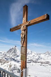 Cross with statue of Jesus on the summit of the Klein Matterhorn by t.ART