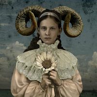 Vintage Beauty, star sign Aries