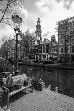 Bloemgracht en Westertoren in Amsterdam van Foto Amsterdam/ Peter Bartelings