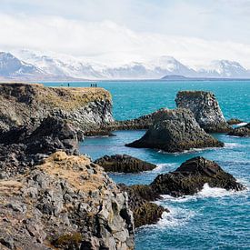 Formations rocheuses au large de la côte de Snaefellsnes en Islande sur Lifelicious