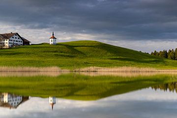 Evening atmosphere at Lake Hegratsried