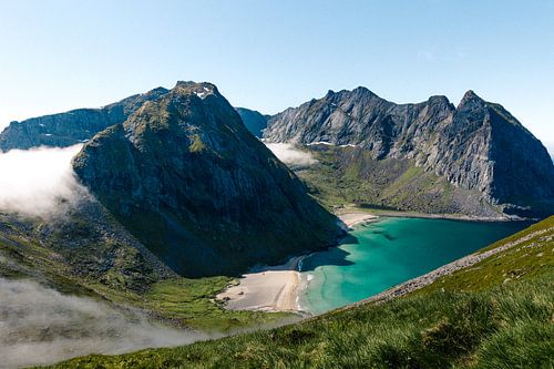 Kvalvika Strand van bovenaf
