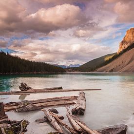 Moraine Lake Kanada von Ilya Korzelius