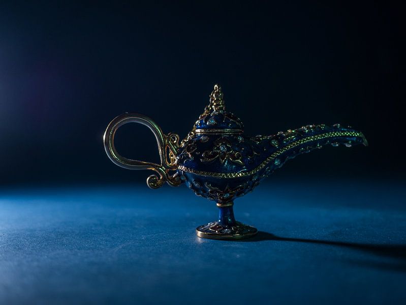 Lampe à huile des 1001 nuits, le conte de fées de la lampe miracle par Moniek van Rijbroek