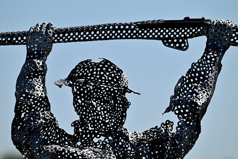 Norman soldier monument by Petra De Jonge