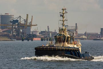 Sleepboot Jupiter onderweg vanuit IJmuiden van scheepskijkerhavenfotografie