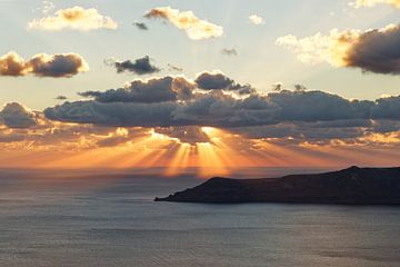 Zonnestralen op Santorini