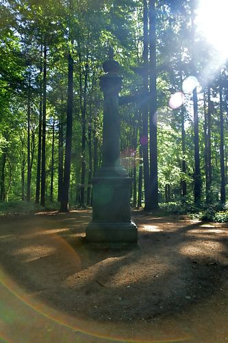 Gedenkzuil op de hemelsche berg bij Oosterbeek.