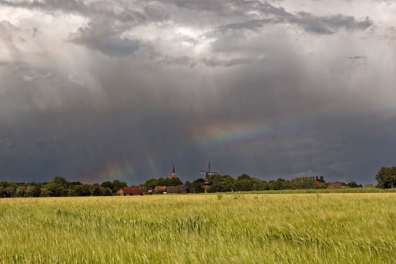 Regenbogen während eines Unwetters von Rolf Pötsch