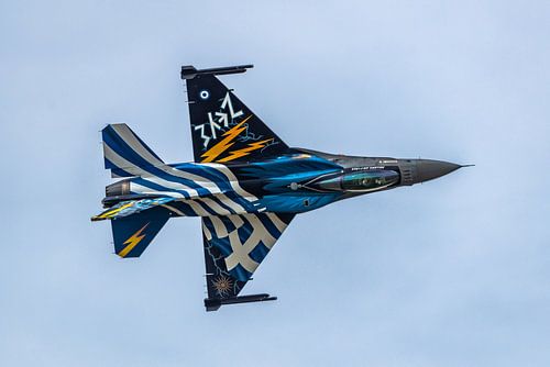 Un magnifique General Dynamics F-16C Fighting Falcon de l'armée de l'air hellénique : l'équipe de dé