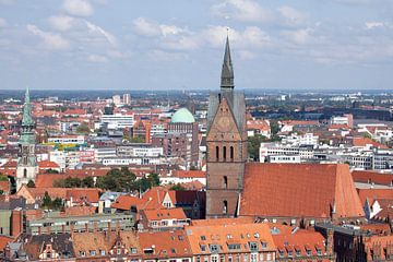 Stadscentrum met marktkerk, uitzicht vanaf de toren van het stadhuis, Hannover, Nedersaksen, Duitsla van Torsten Krüger