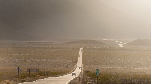 Death Valley - highway CA-190 by Keesnan Dogger Fotografie