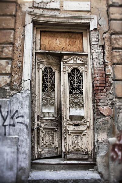 The old door by Dick Carlier