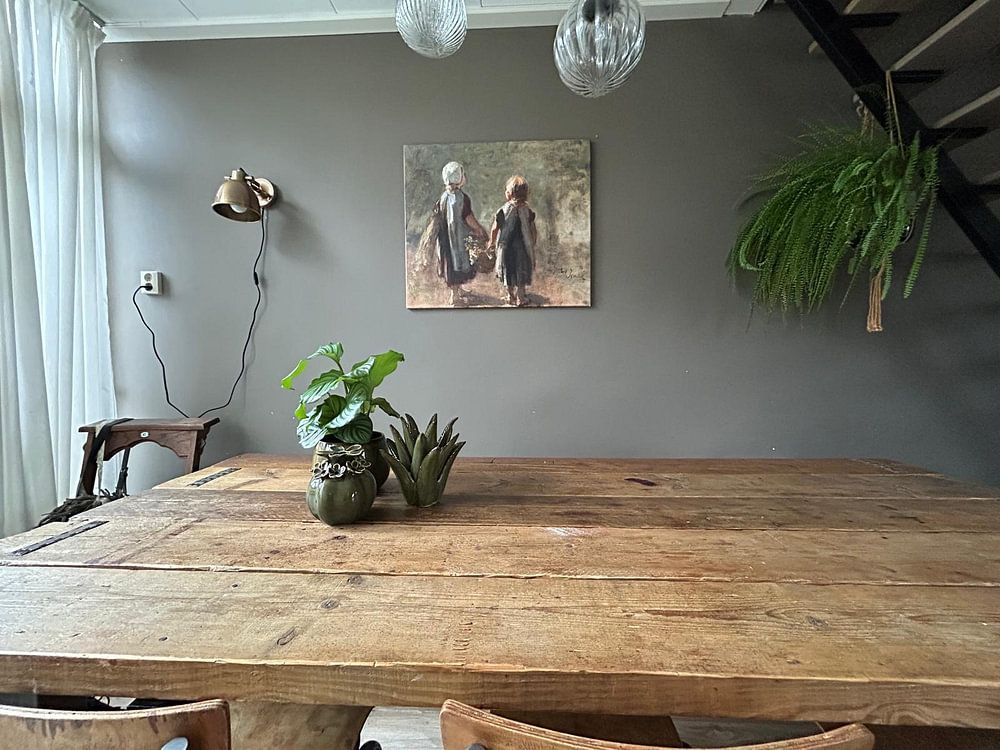 Two little girls carrying a basket - Jozef Israels 