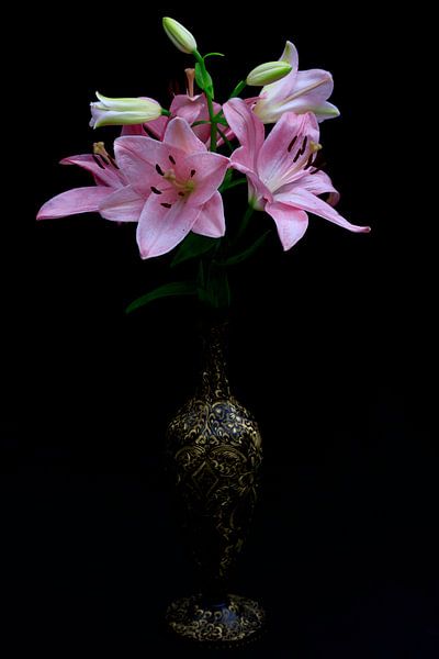 Lilies by Thomas Jäger