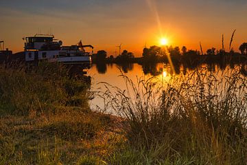 Sonnenuntergang an der Weser von Christian Harms