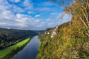 Uitzicht over de Elbe naar Saksisch Zwitserland