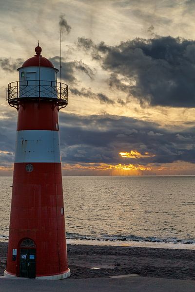 Leuchtturm Noorderhoofd bei Westkapelle Zeeland von Menno Schaefer