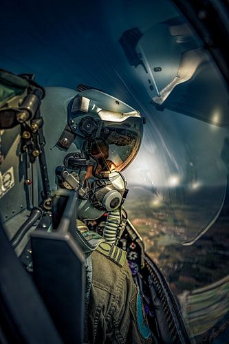F-16 piloot, close-up beeld vanuit de achterste stoel