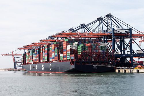 Containerschip Rotterdam by Irene Hoekstra
