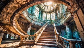 Escalier Lost Place sur Mustafa Kurnaz