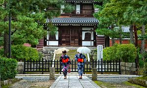 Kyoto Tempel von Tom Kraaijenbrink