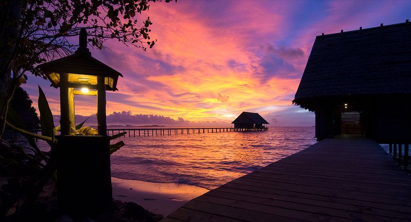 Coucher de soleil sur l'île de Pulau Pef sur Filip Staes
