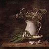 Stillleben Kuhfladen in Vase 3 Lebensmittelklassiker von Alie Ekkelenkamp