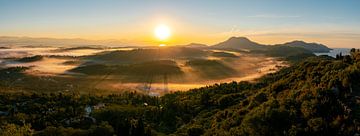 Sonnenaufgang über Korfu vom Kaiser William II Observatory