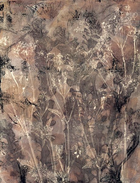 Natural botanical beauty. Flowers and plants in terra and taupe. by Dina Dankers