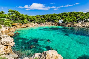 Idyllische baai op het eiland Mallorca, prachtig strand van Cala Gat van Alex Winter