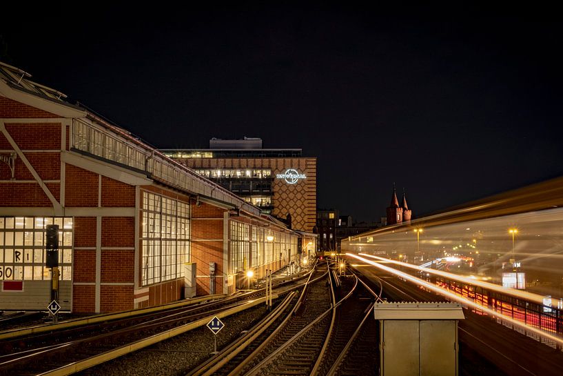 Berliner U-Bahnhof bei Nacht von Pierre Verhoeven