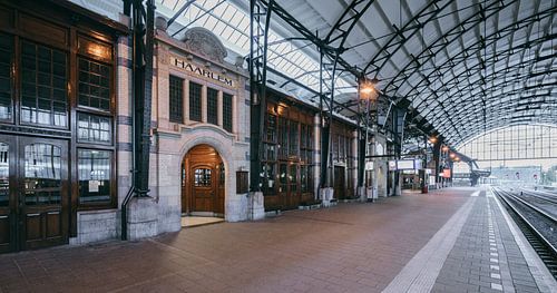 Haarlem: Bahnhofsrestaurant Bahnsteig 3