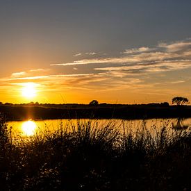 Zonsondergang Dwingelderveld van Ester Overmars