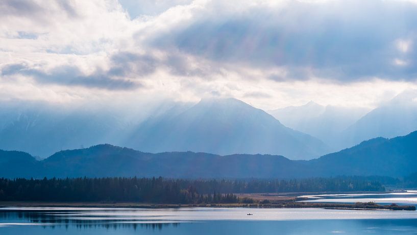 Lac d'Allgäu avec nuages par Mustafa Kurnaz