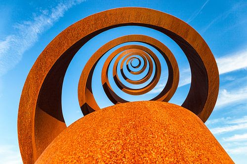 Close up of a spiral iron art object / 2016