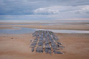 Brise-lames sur la plage