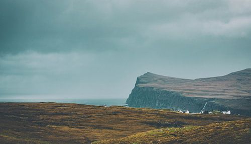 Neist Point klif in idyllisch Schotland bij de Highlands op het eiland Skye.