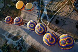 Colourful hot air balloons in Cappadoccia by Eyesmile Photography