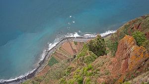 Terraslandschap aan de kust van Madeira vanaf Cape Girão;  de grootste zeeklif van Europa